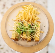 Happy Hour (13:00 - 23:00): 2 Πιάτα επιλογής + 1 Σαλάτα επιλογής ΔΩΡΟ