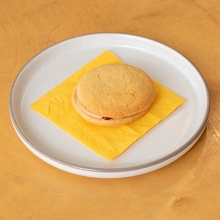 Soft Cookies Φυστικοβούτυρο και Μαρμελάδα