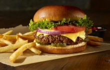 BBQ Burger με Μπιφτέκι Μοσχαρίσιο Φρέσκο