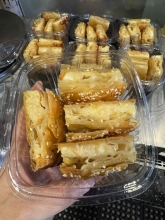 Χειροποίητη Τυρόπιτα Ταψιού