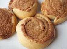 Ταχινόπιτα Στριφτή με Σταφίδα και Καρύδια