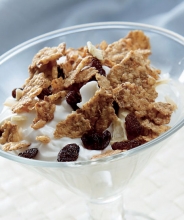 Γιαούρτι με Bueno, Χειροποίητη Granola και Φρούτα