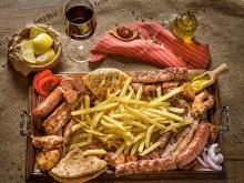 Ποκιλία Κρεατικών για 4 Άτομα (XXL)