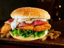 Burger με Σνίτσελ Κοτόπουλο