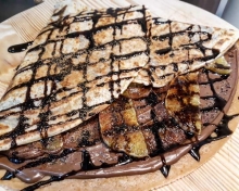 Κρέπα Γλυκιά με Σοκολάτα, Μήλο, Κανέλα και Ζάχαρη Άχνη