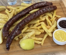 Λουκάνικο ΓΙΓΑΣ Χειροποίητο με Φέτα και Λιαστή Ντομάτα Μερίδα