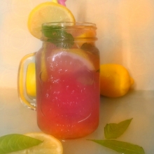 Σπιτική Pink Λεμονάδα