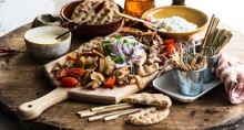 Γίγας Ποικιλία (4 ατόμων) + 1 Coca Cola 1lt ΔΩΡΟ