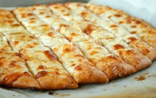 Σκορδόψωμο με Γκούντα και Σκόρδο