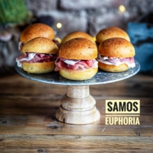 Mini Brioche με Prosciutto, Τυρί Μανούρι και Κρέμα Βαλσάμικο Σύκ