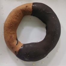 Μουστοκούλουρο με Μαύρη Σοκολάτα (1 τεμ)