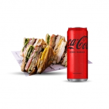 1 Club Sandwich Κοτόπουλο + 1 Coca-Cola 330ml ΔΩΡΟ