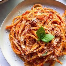 Linguine με Σάλτσα Ντομάτας και Κεφαλοτύρι