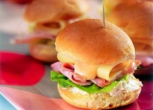 Brioche με Γαλοπούλα και Philadelphia