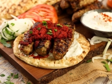 Κεμπάπ Μοσχαρίσιο Γιαουρτλού Μερίδα