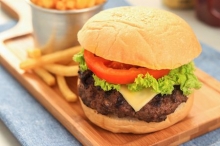 Φτιάξε το Δικό σου Νηστίσιμο Burger