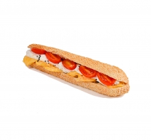 Κουλούρι με Ομελέτα, Κρέμα Φέτας, Μαυροκούκι, Καβουρδισμένο Σουσάμι και Ντοματίνια