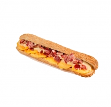 Κουλούρι με Ομελέτα, Κρέμα με 4 Τυριά και Μοσχαρίσιο Μπέικον