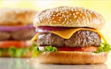1 Cheeseburger με Πατάτες Country + 1 Pepsi Zero 330ml