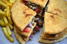 1 Pita Club 2πιτο επιλογής + 1 Pepsi 330ml ΔΩΡΟ