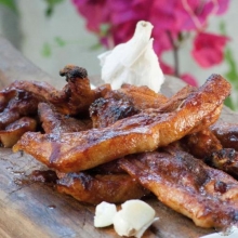 10 Τεμάχια Σουτζουκάκι + 5 Τεμάχια Πανσέτα + 1 Σαλάτα Μαρούλι