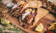 2 Πίτες επιλογής + 1 Αναψυκτικό 330ml επιλογής ΔΩΡΟ