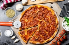 Πίτσα Γίγας Bbq Γύρος Χοιρινός