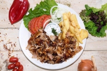 1 Μερίδα Γύρος Χοιρινός στα Κάρβουνα + 1 Sisters Salad + 1 Coca-Cola 330ml