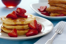 Pancakes με Κρέμα Patisserie και Φρούτα του Δάσους