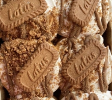 Cinnamon Roll με Κρέμα Speculoos και Μπισκότο Lotus